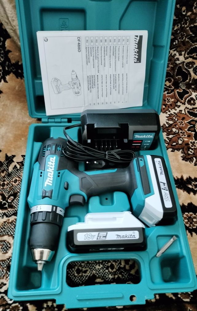 Шуруповерт акумуляторний Makita DF488D