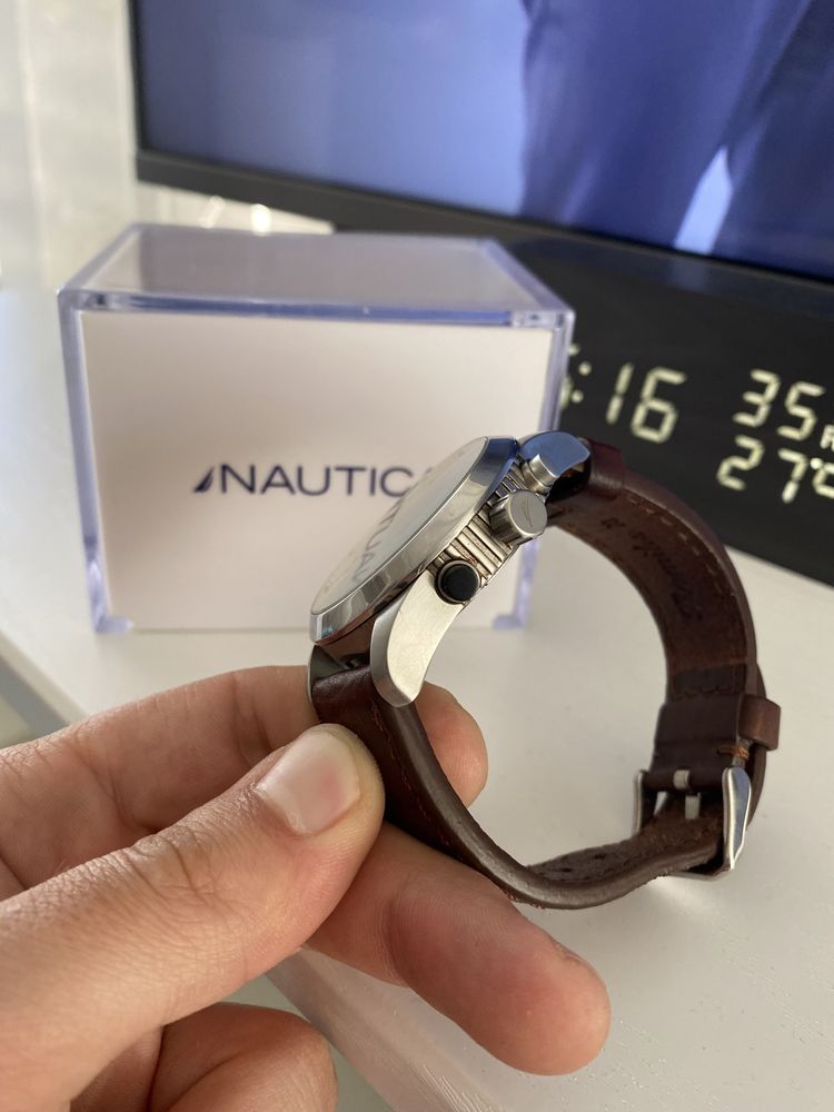 Наручные часы Nautica A15549g