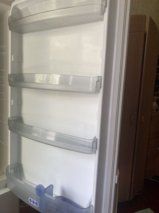 Холодильник Whirlpool б/у