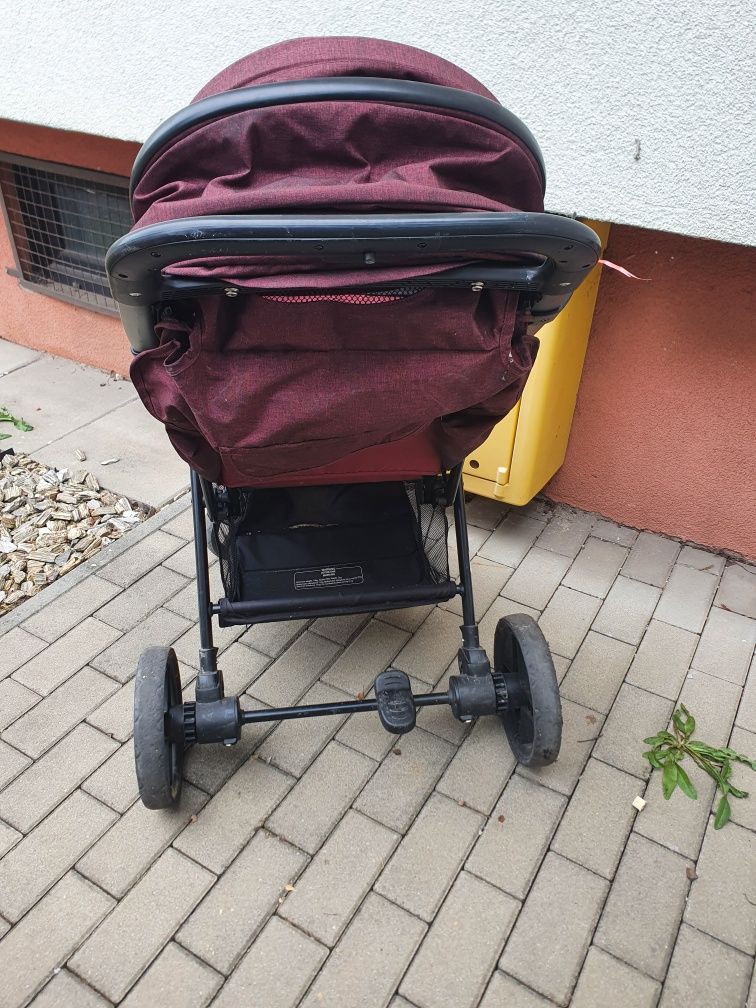 Sprzedam wózek dziecięcy w dobrym stanie.