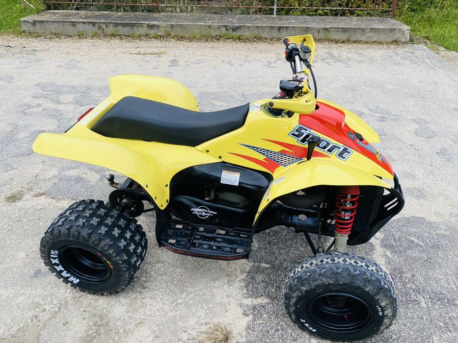 Polaris 400 2t muito bem estimda