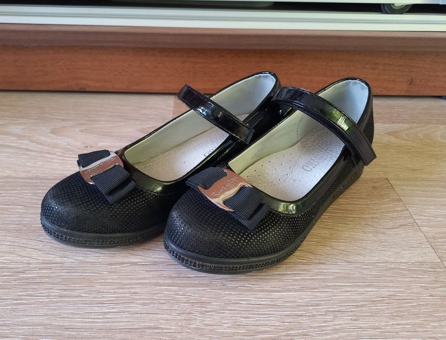 Шкільні дитячі туфельки