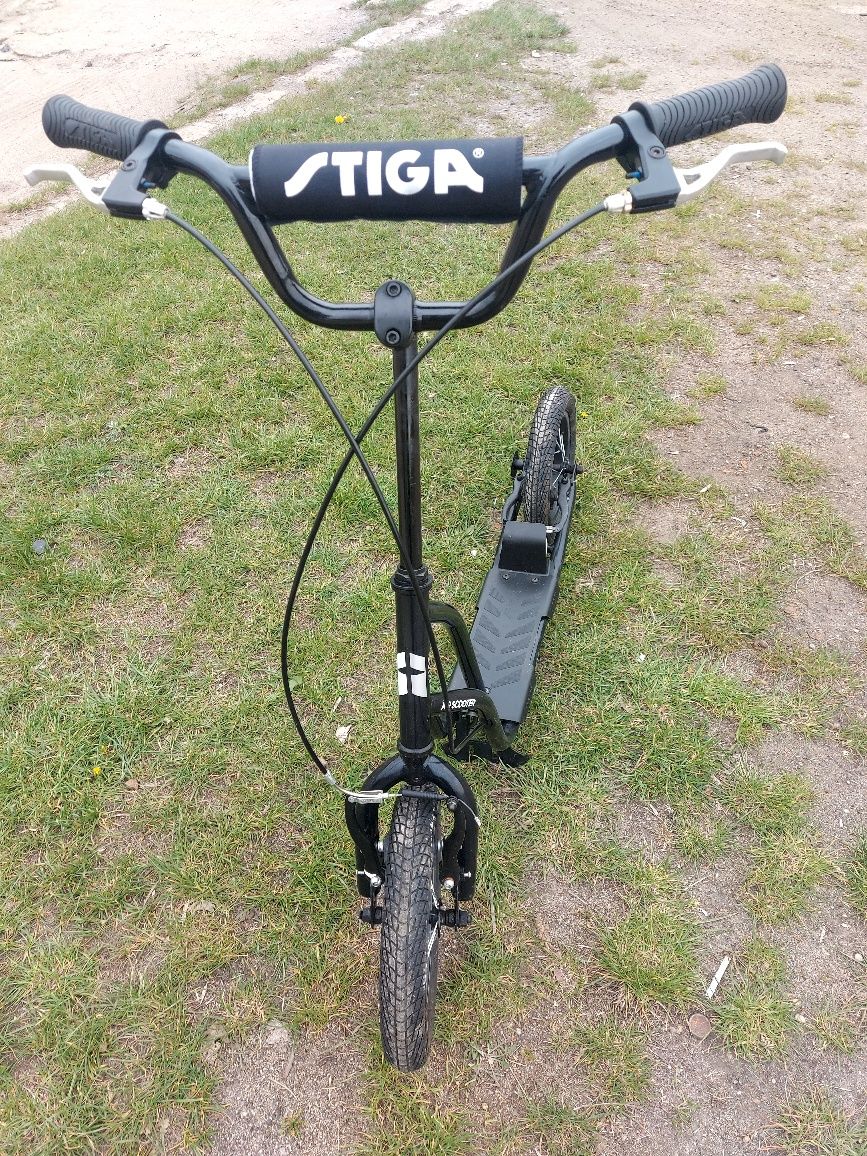 Hulajnoga Stiga - air scooter kółka pompowane 12" ,czarna.
