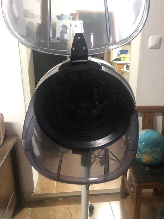 Secador de pé, a funcionar perfeitamente.