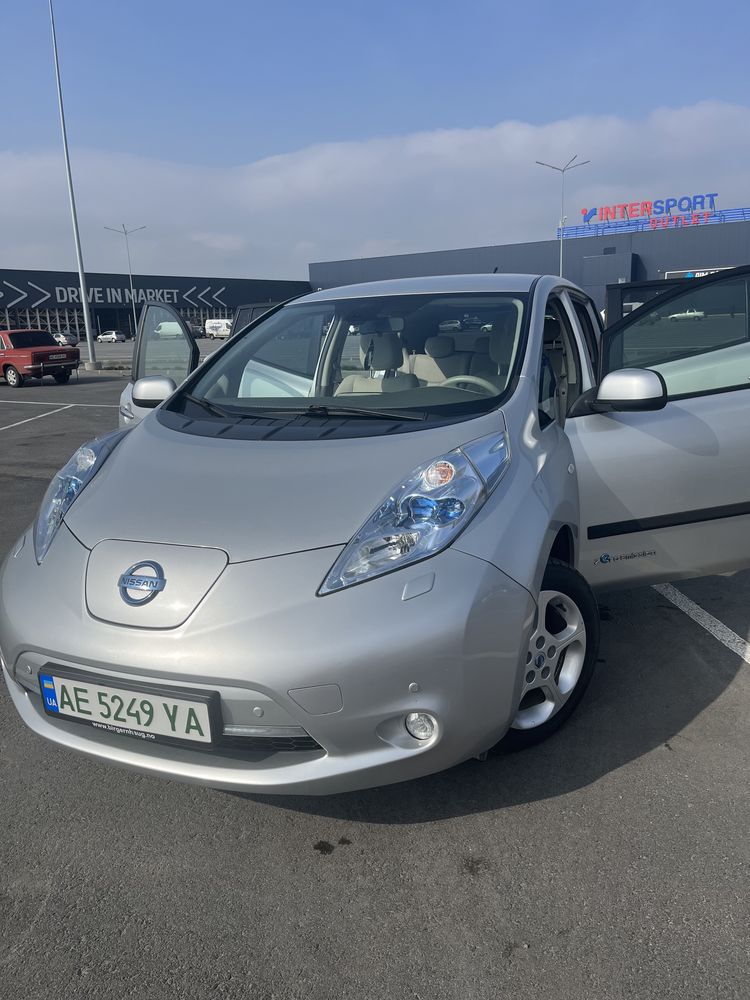 Nissan leaf 2012 10поділок батарея