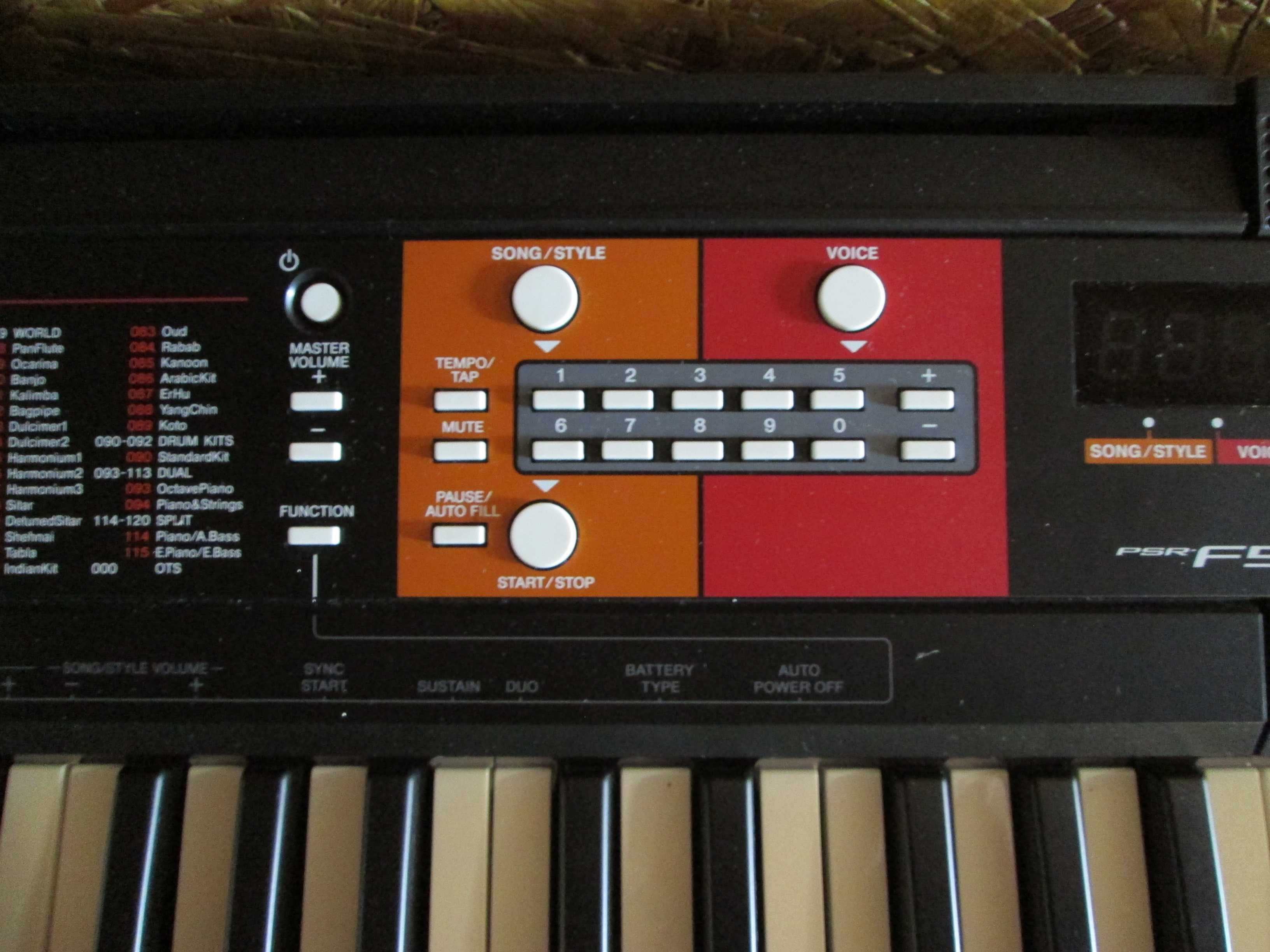 Продам синтезатор Yamaha PSR F51