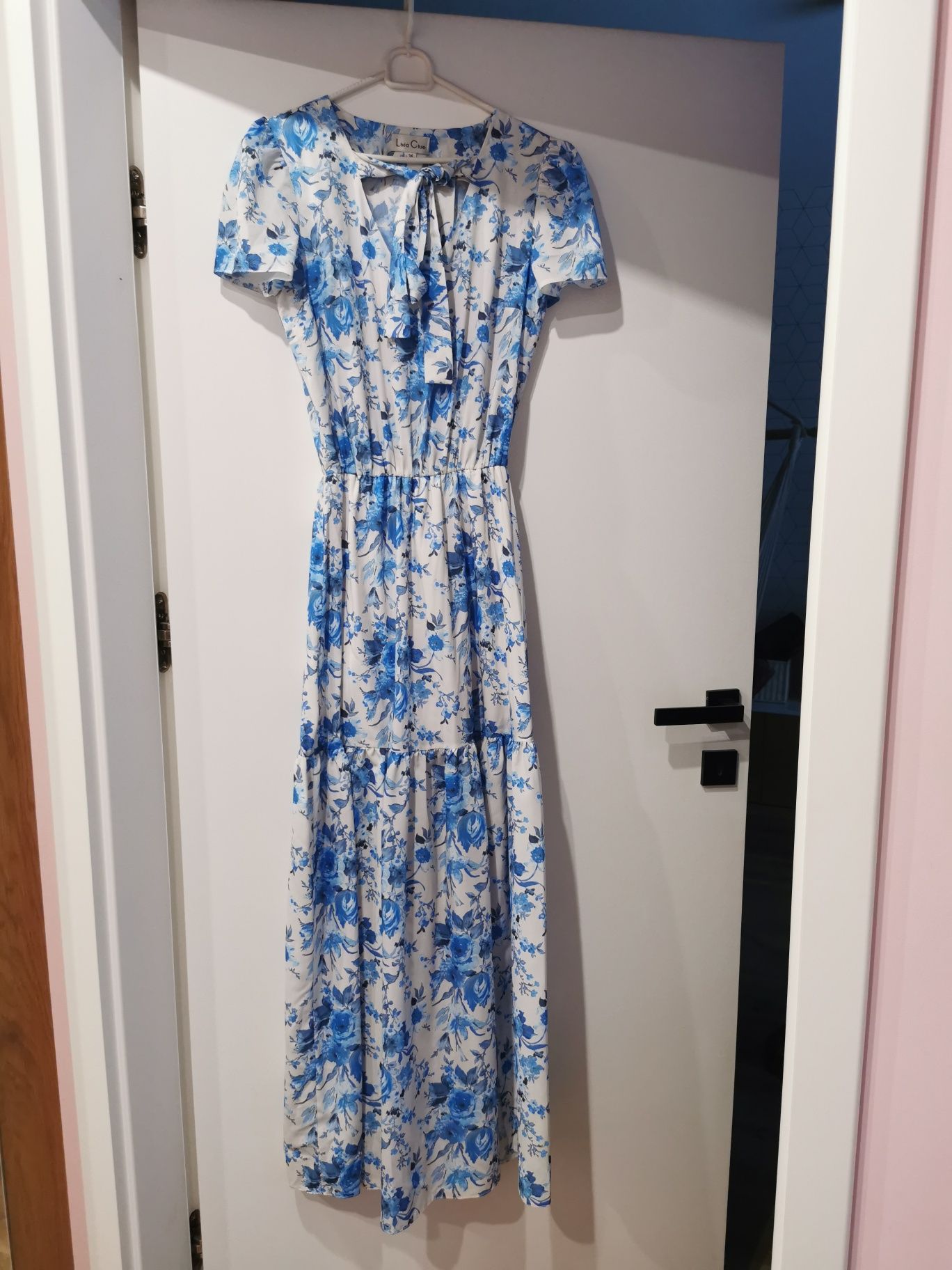 Długa sukienka Livia Clue r. 36 rozcięcie na nogę kokarda z przodu