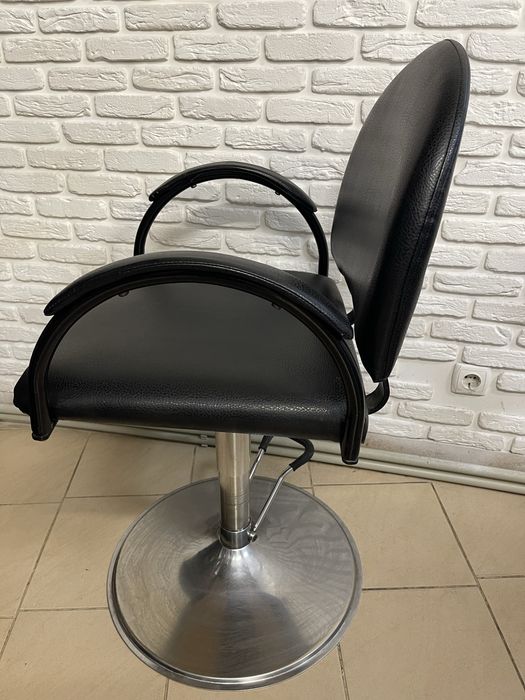 парикмахерское кресло