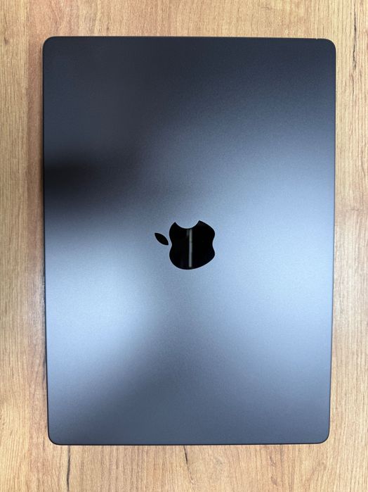 MacBook Pro 14' 2025 (M4/16gb/512 SSD) Стан НОВОГО 1-7-9-0-3SV