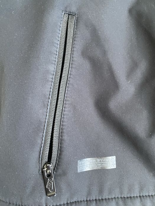 Продам куртку Nike демісезон