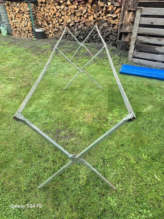 Sprzedam stoły handlowe