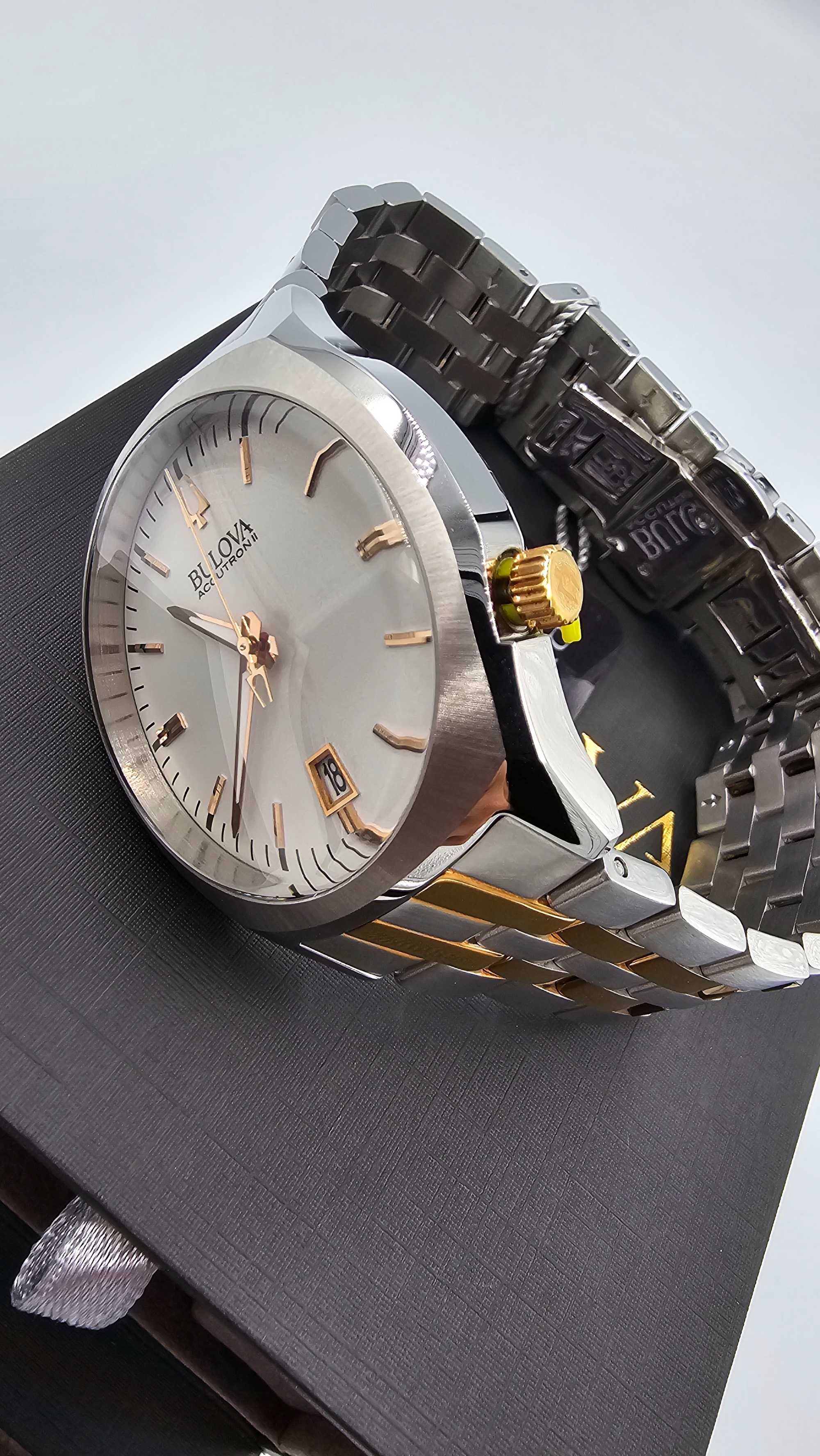 Bulova Accutron II Bikolor Srebrno-Złoty ~Piękny Kształt Koperty~