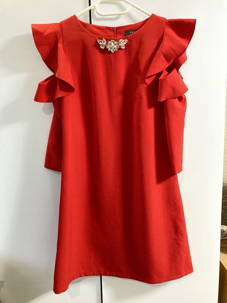 Сукня. Платье красное. Нарядное красивое платье.