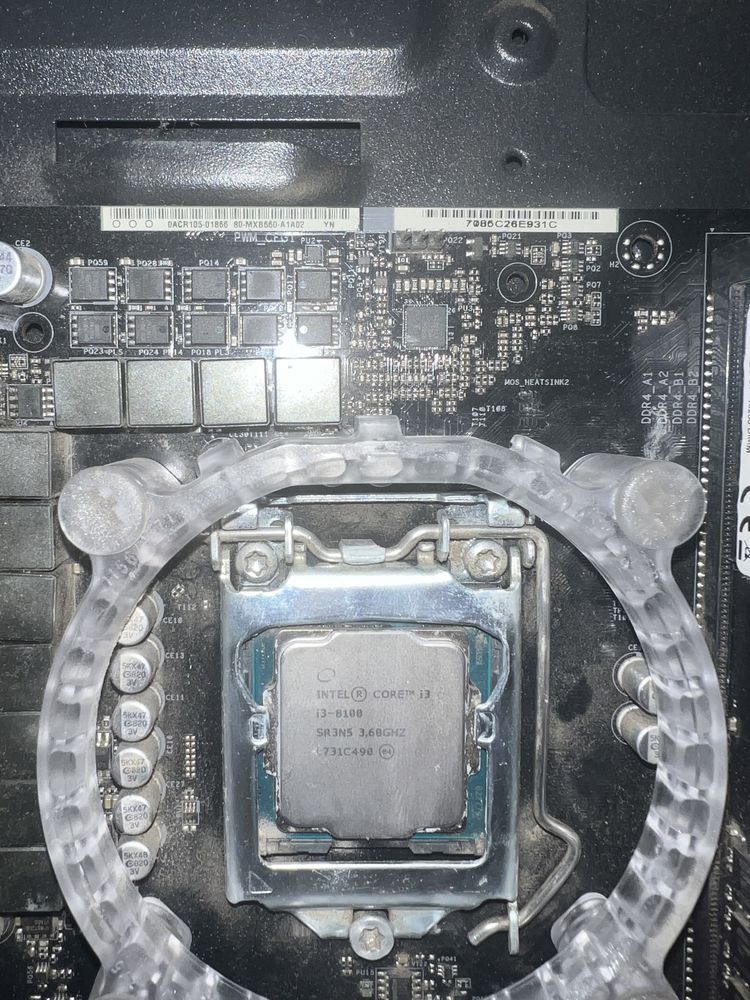 Процессор i3 8100