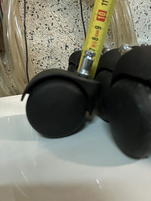 Rodizios varios 1 euro cada para cadeiras e moveis de escritorio