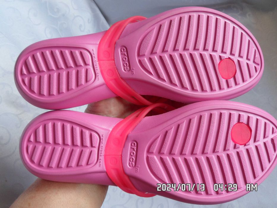 Crocs Isabella Iconic Comfort босоножки вьетнамки шлепанцы W 5