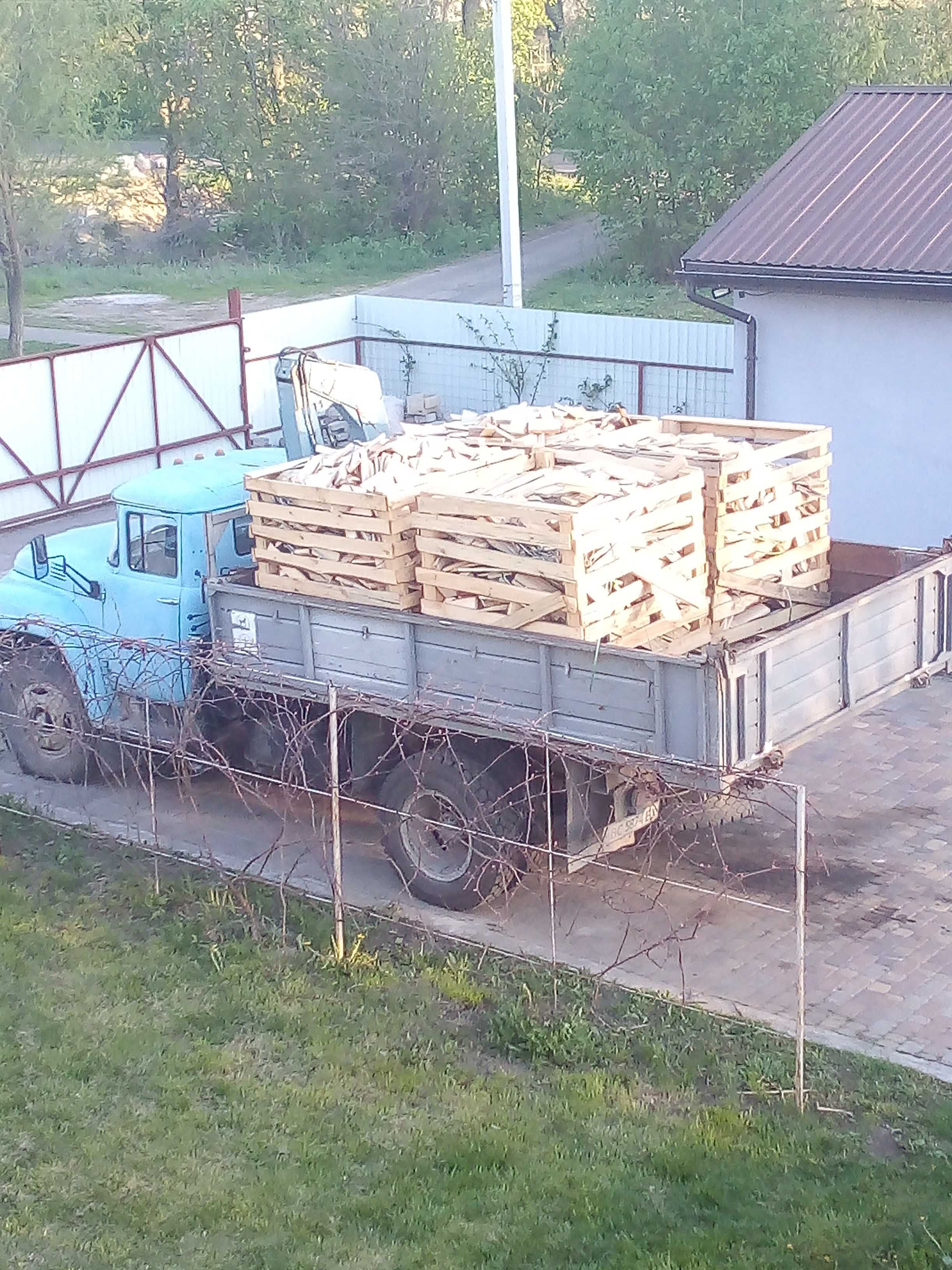 Зіл самосвал з маніпулятором перевозки 
 щебінь пісок.кільця.дрова