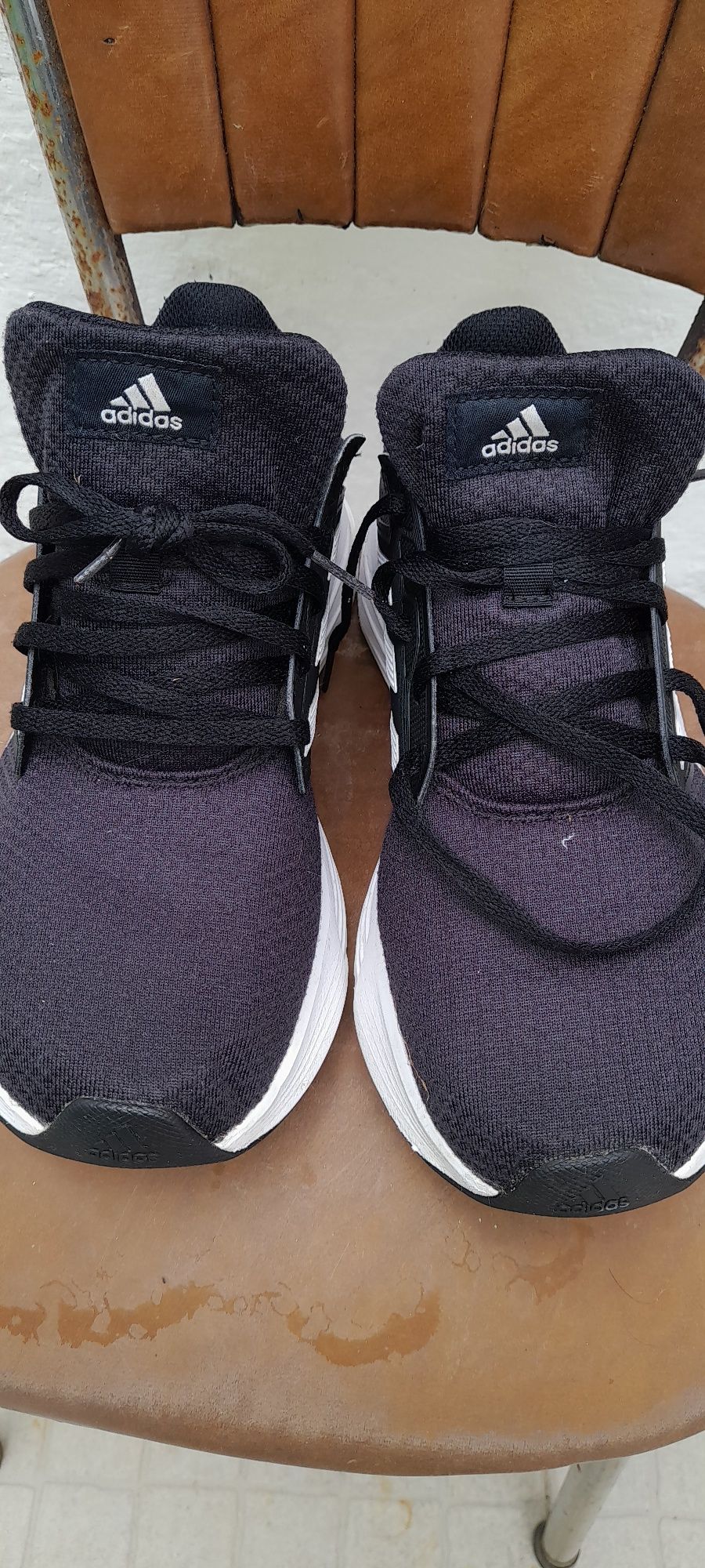 Sapatas novas adidas pretas