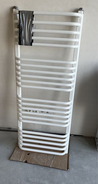 grzejnik lazienkowy 129x53 nowy + zawor