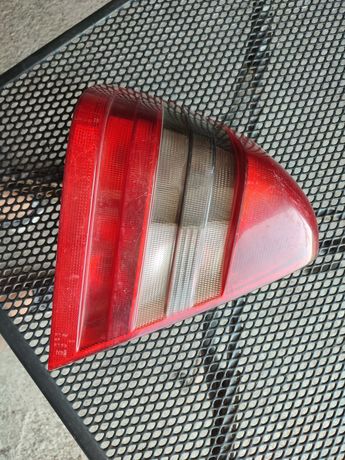 Lampa tył tylna lewa Mercedes c klasa w202. Sedan