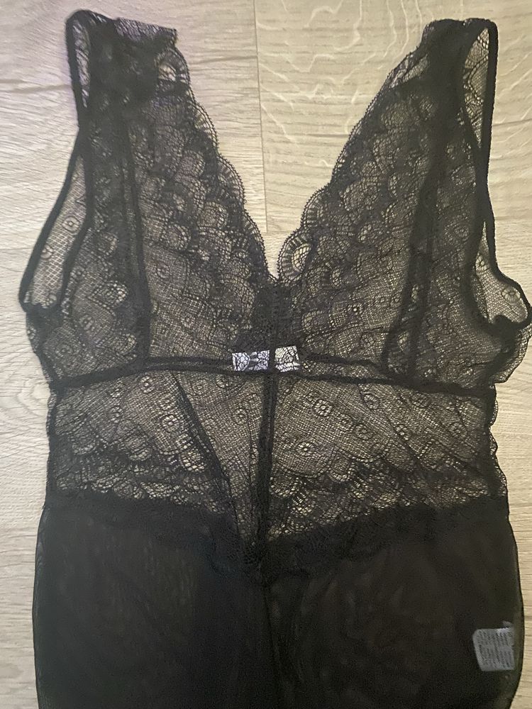 Body koronkowe Pierre Cardin