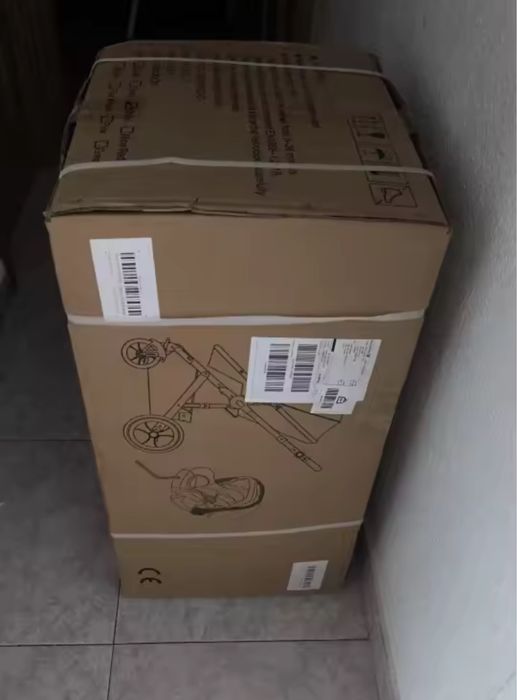 Carrinho de bebé 3 em 1 novo - vermelho