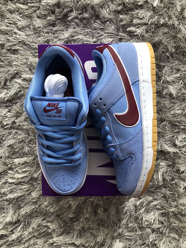 (38) Nike SB Dunk Low Valour Blue Team Maroon