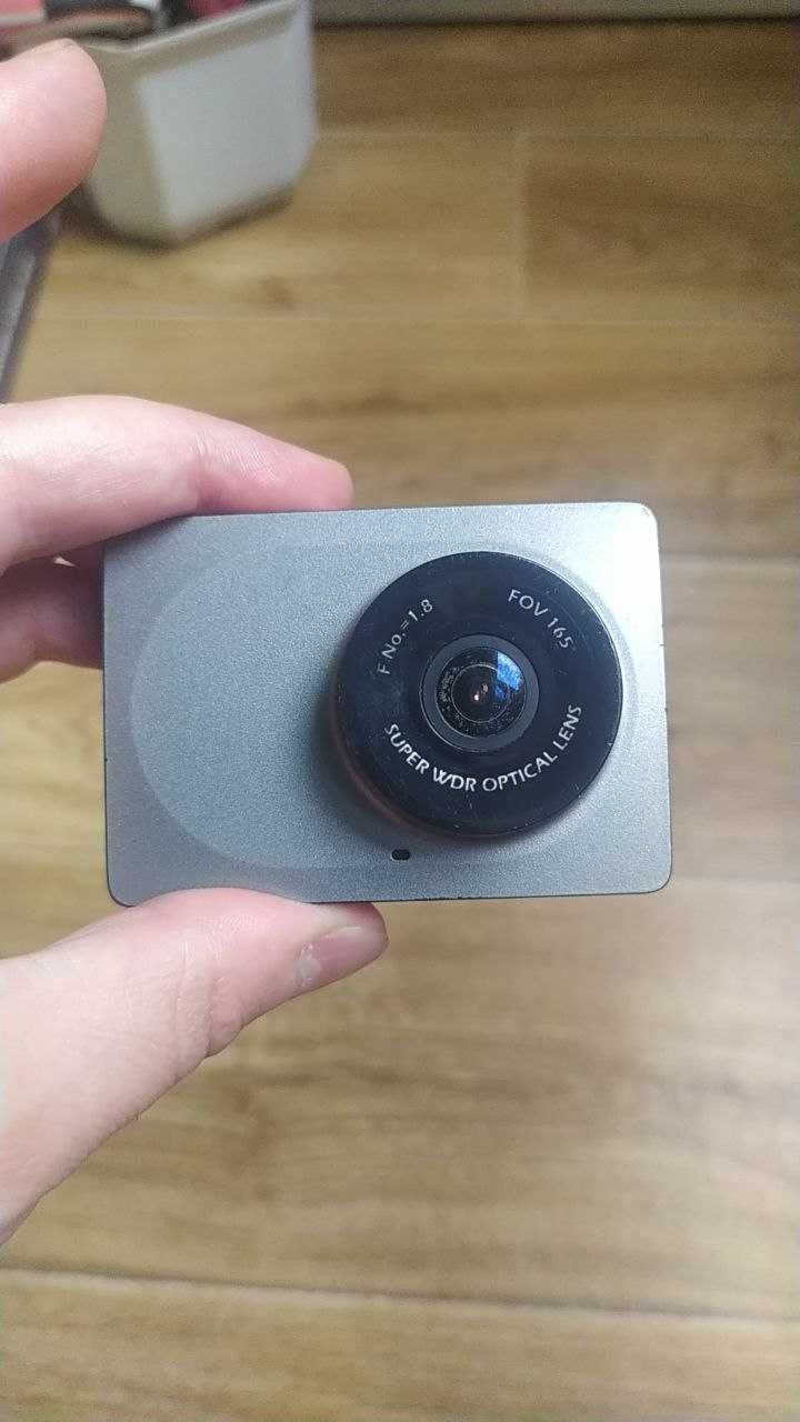 Видеорегистратор YI Сar DVR