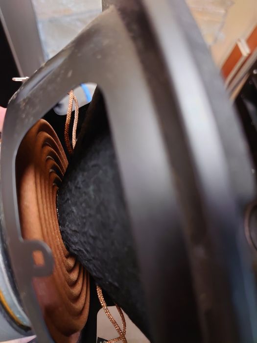 Автомобильный мидбасовые динамики 20см увеличенной мощности. 2х5,6ом