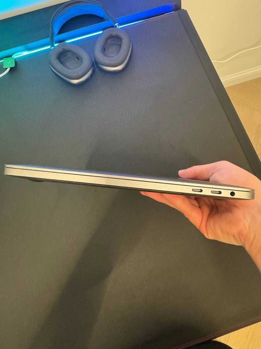 Apple MacBook Pro (2019) 13,3 " Intel Core i5 8 GB 256GB