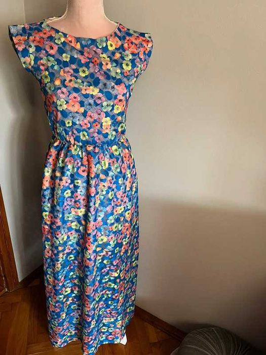 Sukienka koronkowa maxi długa kwiaty