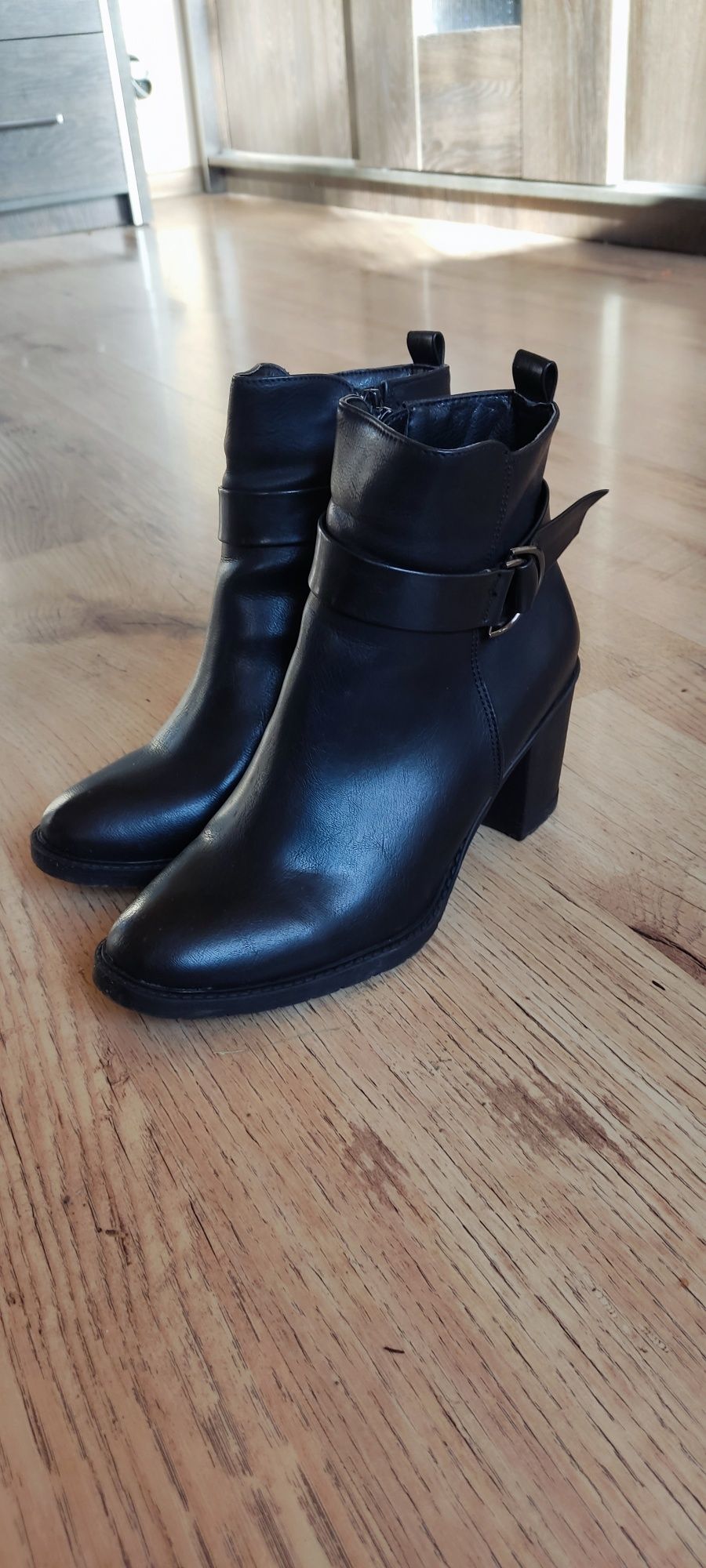Botki damskie CCC