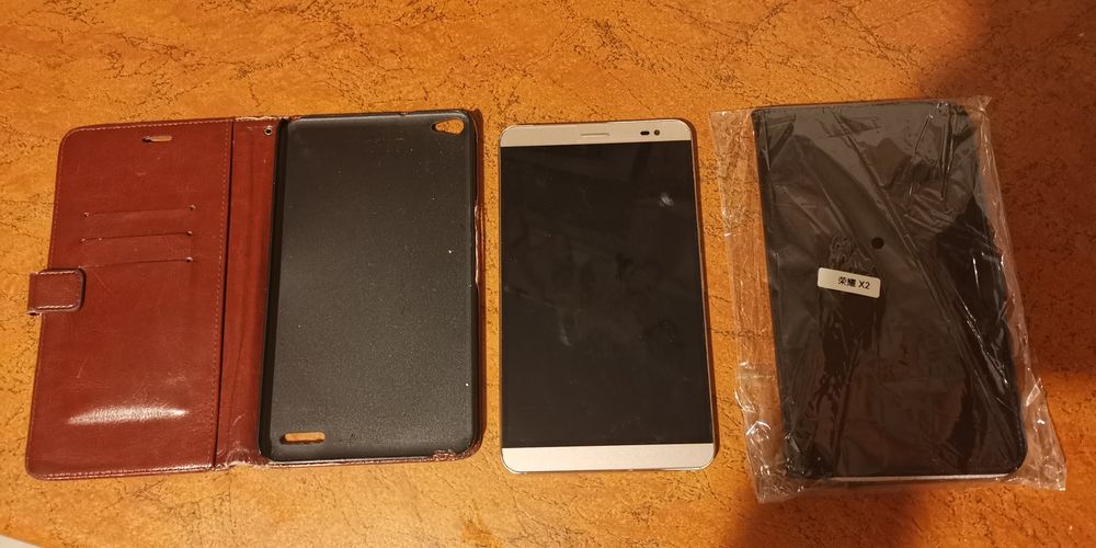 Huawei Honor MediaPad X2 3/32GB posiada sklep google play.