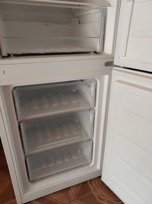 Холодильник Indesit