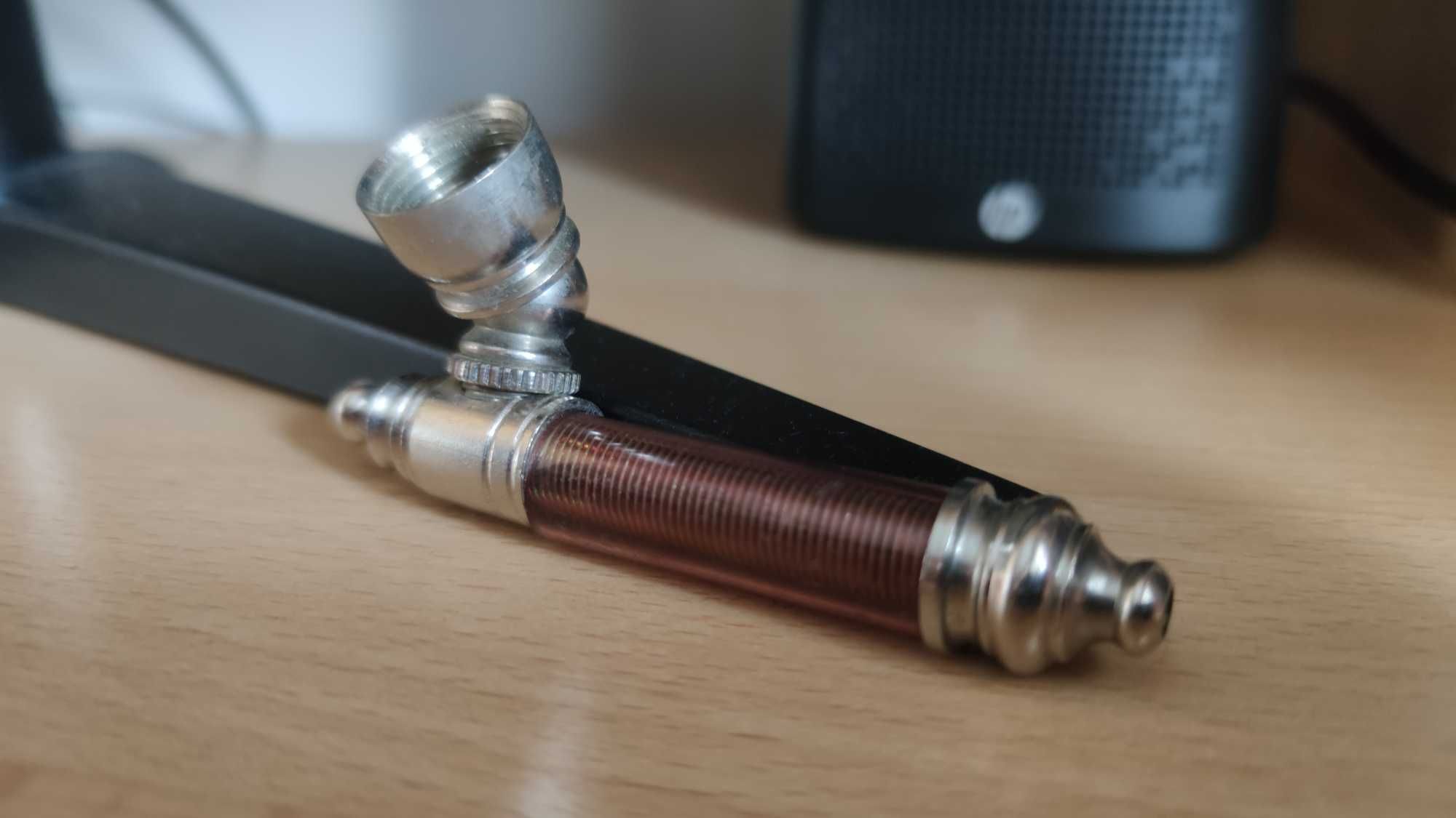 Cachimbo de metal e rede novo