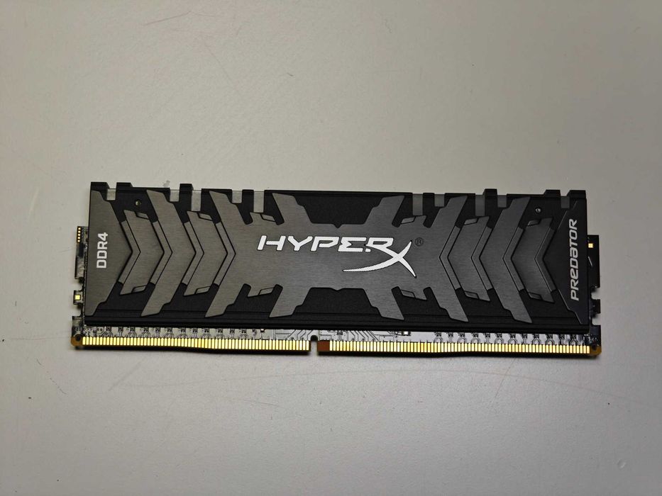 Pamięć RAM HyperX Predator RGB DDR4 8GB HX432C16PB3A/8