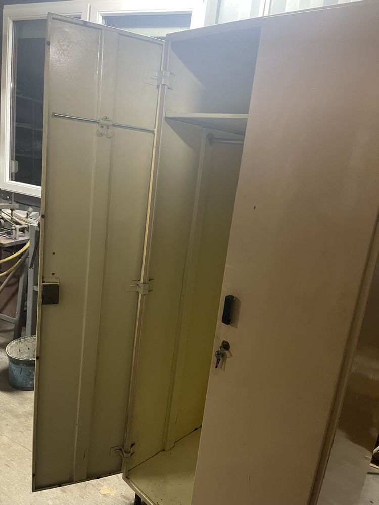 Szafka BHP loft PRL na zamek