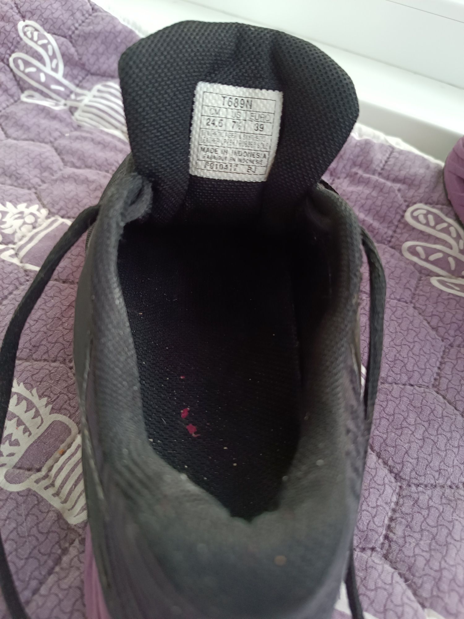 Продам летние кроссовки ASICS