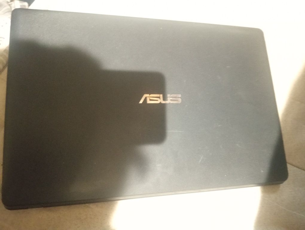 Portátil ASUS para trabalho