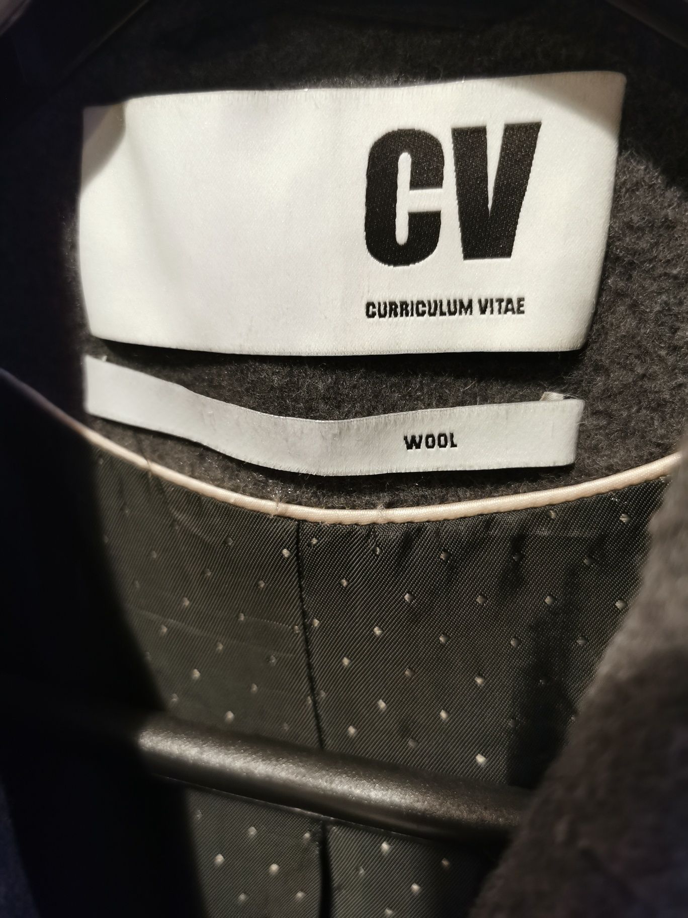 Wełniany płaszcz damski Curriculum Vitae Royal Collection (oversize)
