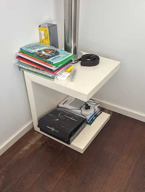 Mesa de cabeceira quarto