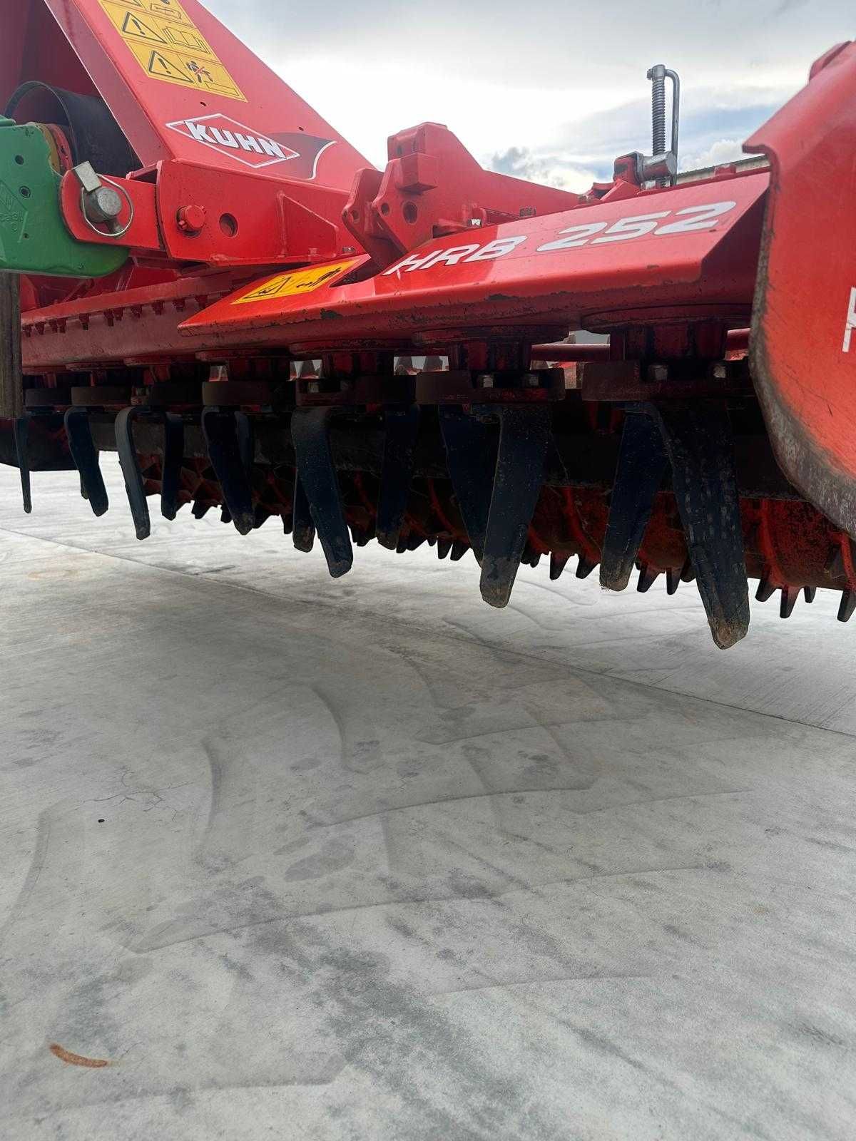 Brona aktywna KUHN HRB252D