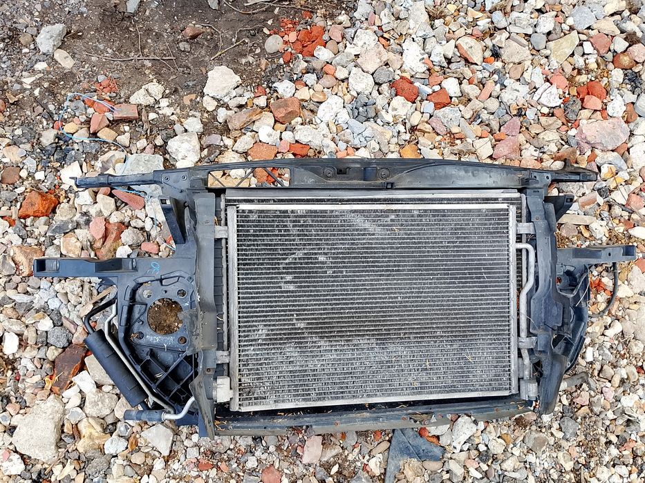 Pas Przedni Audi A4 B7 2.4Benzyna Komplet