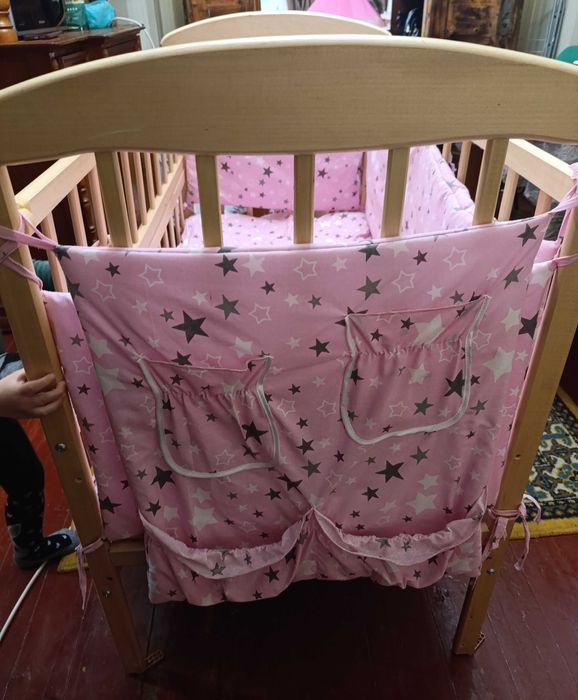 Дитяче ліжечко з матрасом