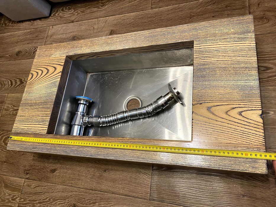 Умывальник из натурального дерева (мойка - нержавейка)