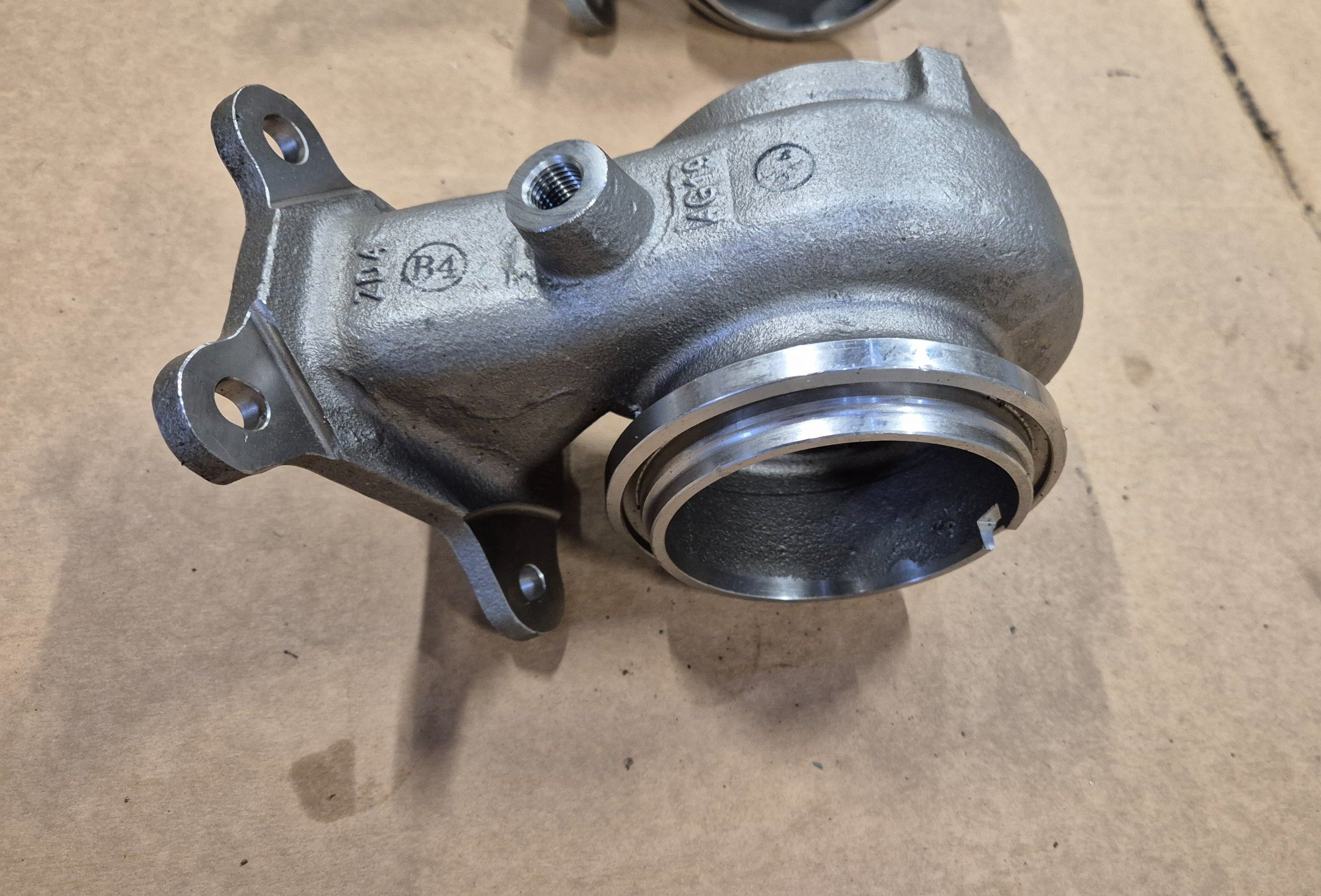 Korpus turbosprężarki IHI IS20 / IS38 nr 234160 VW Audi Skoda 2.0 TSI