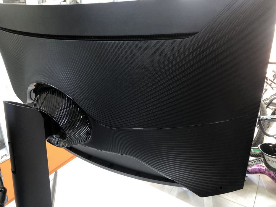 Samsung odyssey g7 32g75tqsi