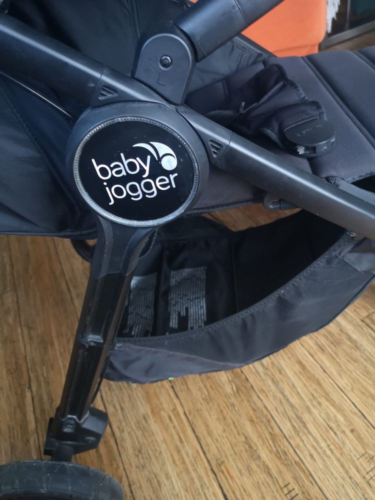 Baby jogger city mini 2