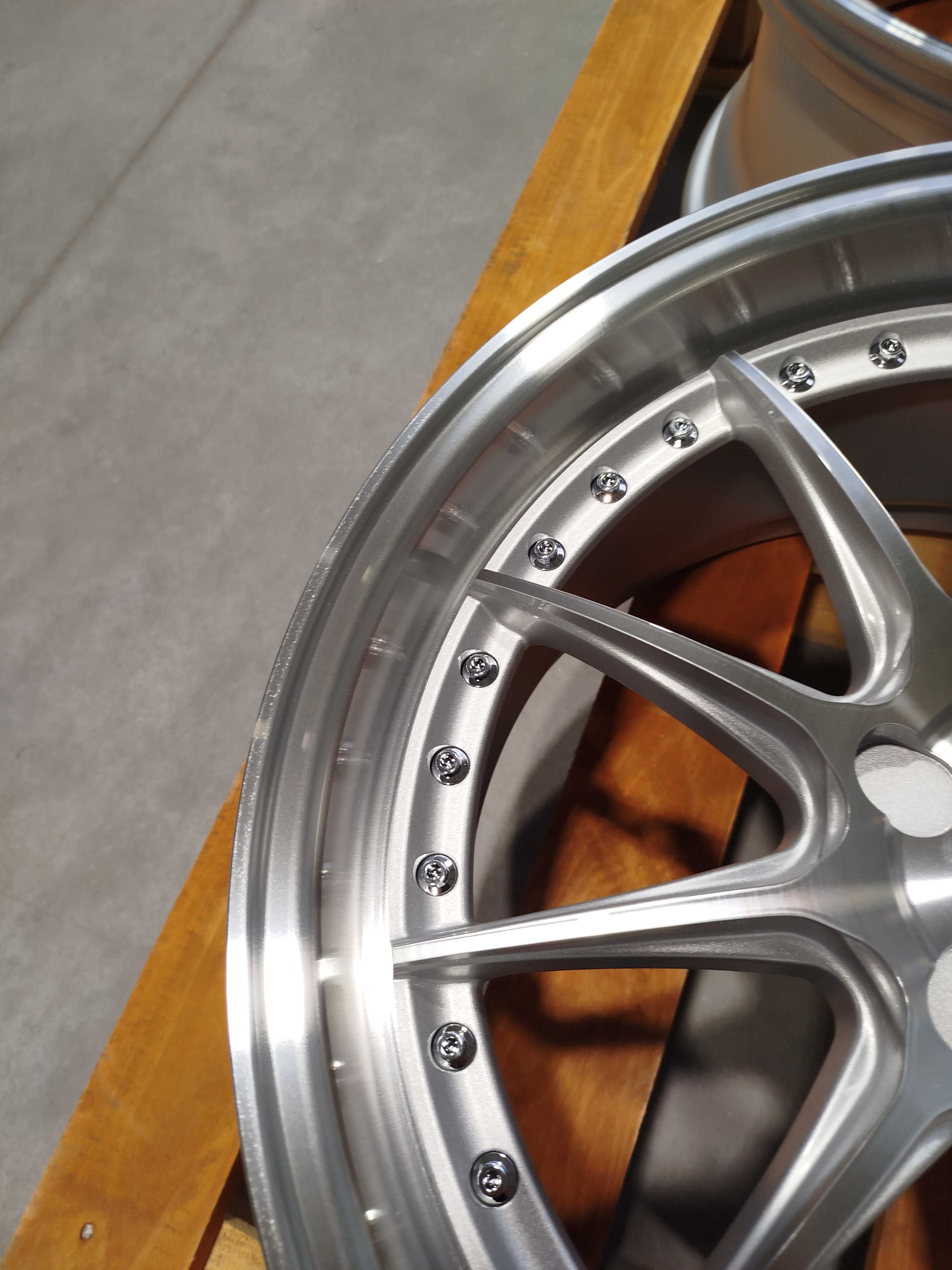 OUTLET! Felgi JR41 18x8,5 ET15-35 BLANK Silver Machined Face