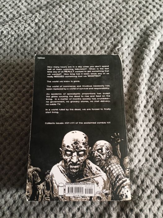 Komiks Walking Dead Compendium vol. 3